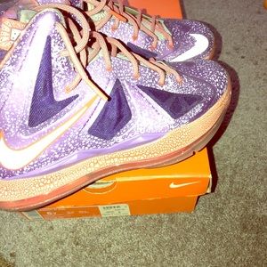 super cool&comfortable Lebron Nike tennis shoes